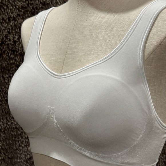 Bali Comfort Revolution Sports Bra NWOT - Picture 1 of 6